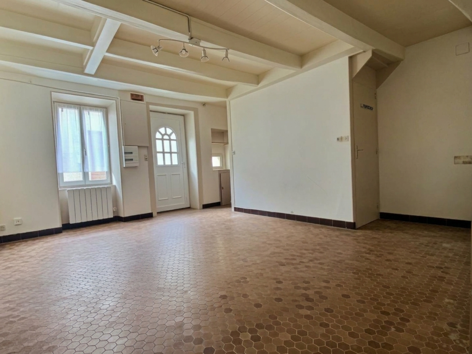 Maison 2 pièces 67 m² · à Surgères · 67 m² · 98 000 €